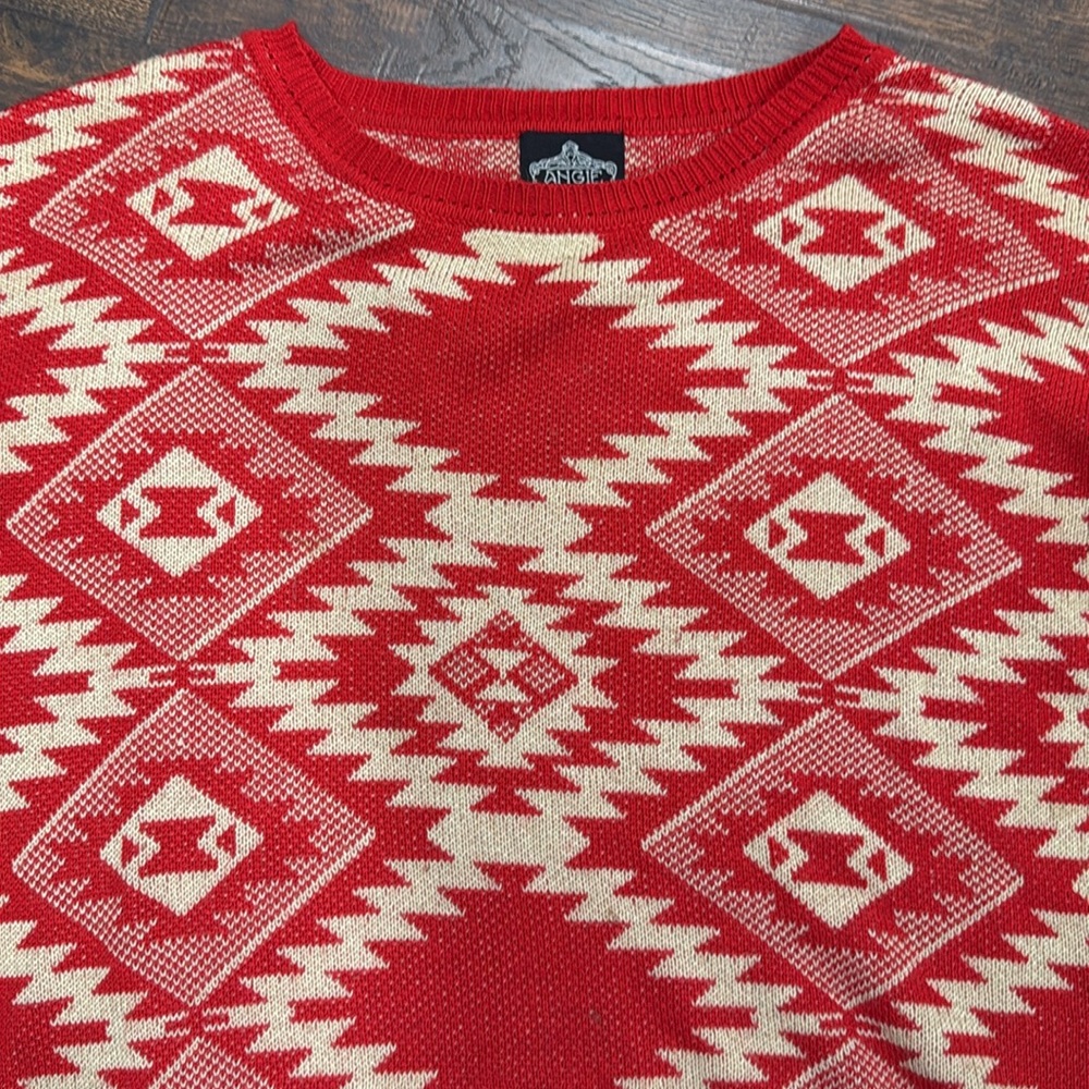 Angie medium Aztec print sweater. - Picture 5 of 6